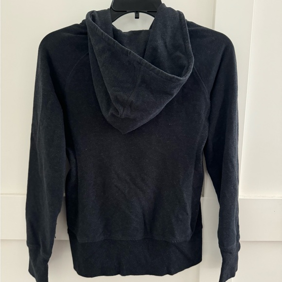 **SOLD**Aritzia full zip front hoodies bundle lot 3 pieces - Picture 3 of 16